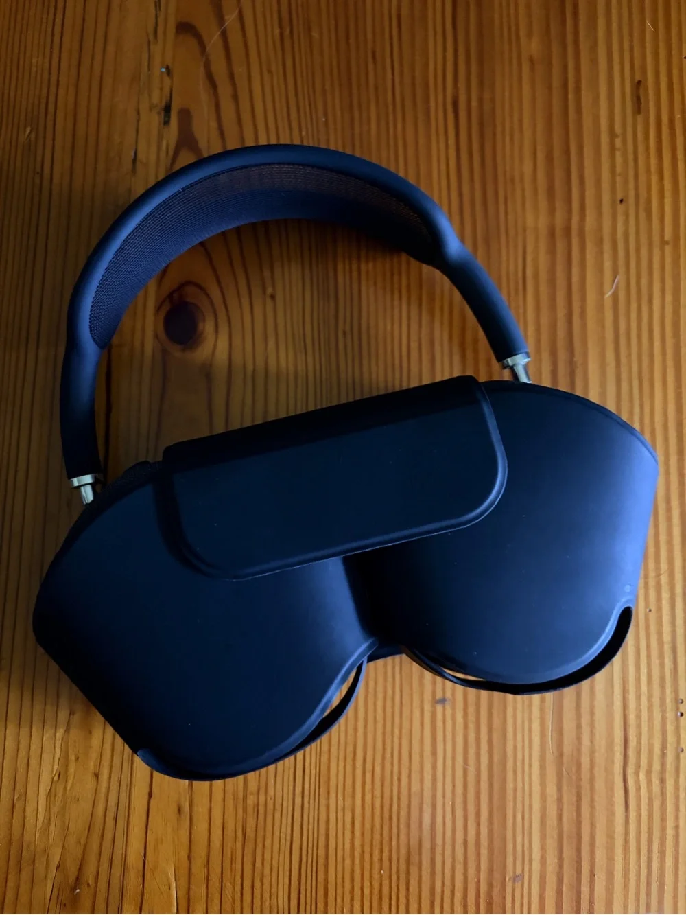 Apple Over-Ear Headphones in Black with Matte Finish